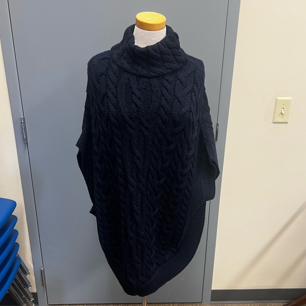 Blarney Woollen Mills Aran Originals Merino Wool Cable Knit Poncho (One